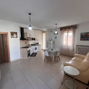 https://goods-house-ampio-appartamento-vicino-al-mare.riccione-hotels.org