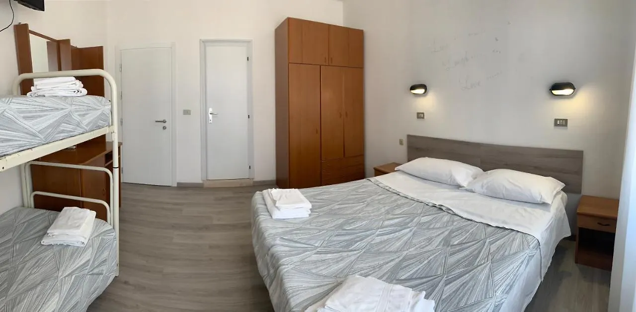 Hotel Laika Rimini 2*,
